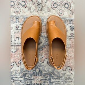 Vince Leather Toe Loop Slingback Sandals Tan Minimalist Neutral Women 9.5 NWOT